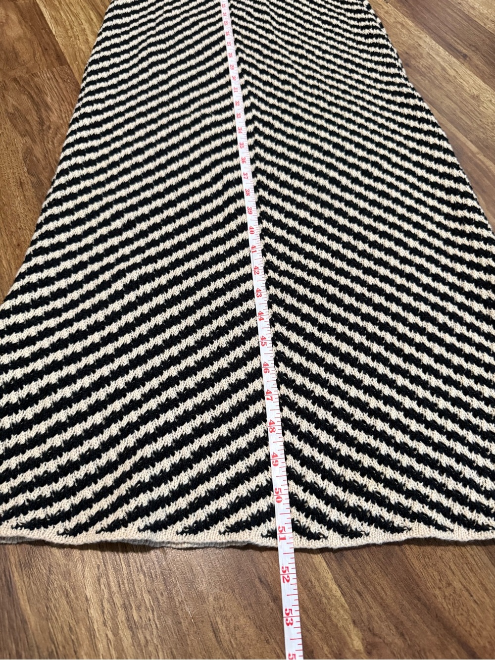 House of Harlow 1960 Black and Cream Chevron Knit Maxi Dress - Picture 12 of 12